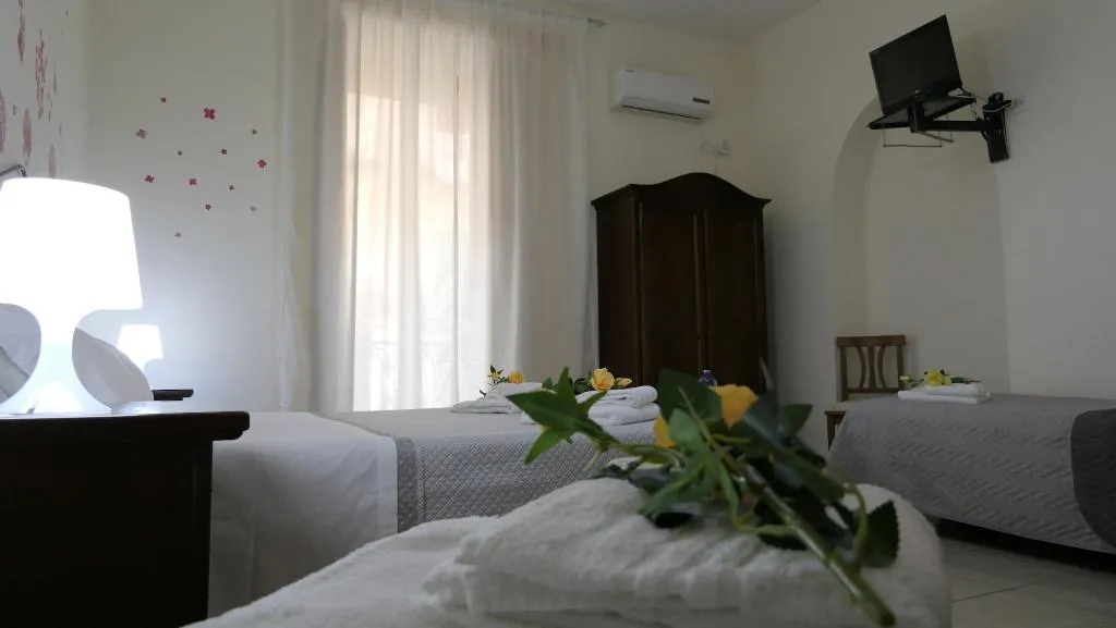 Room, B&B Dimora Cirillo, Naples