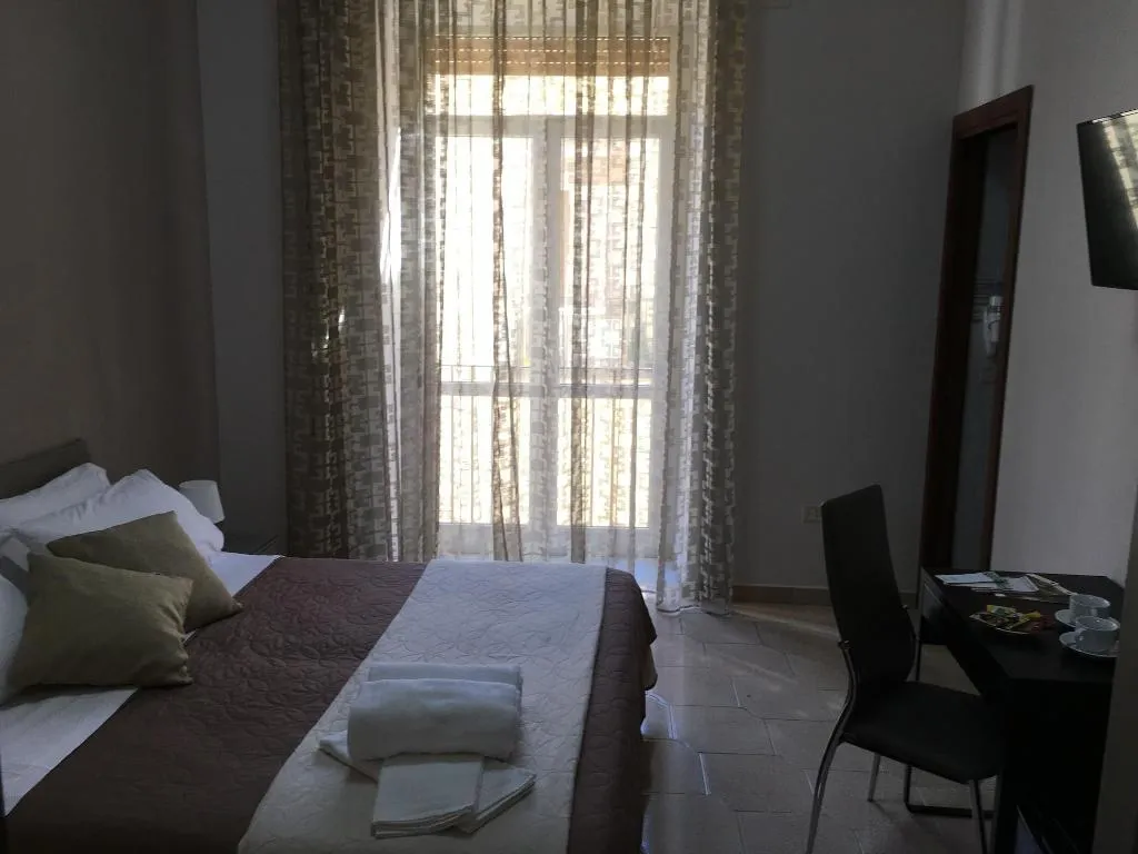 Room, Soggiorno Paradiso Due, Naples