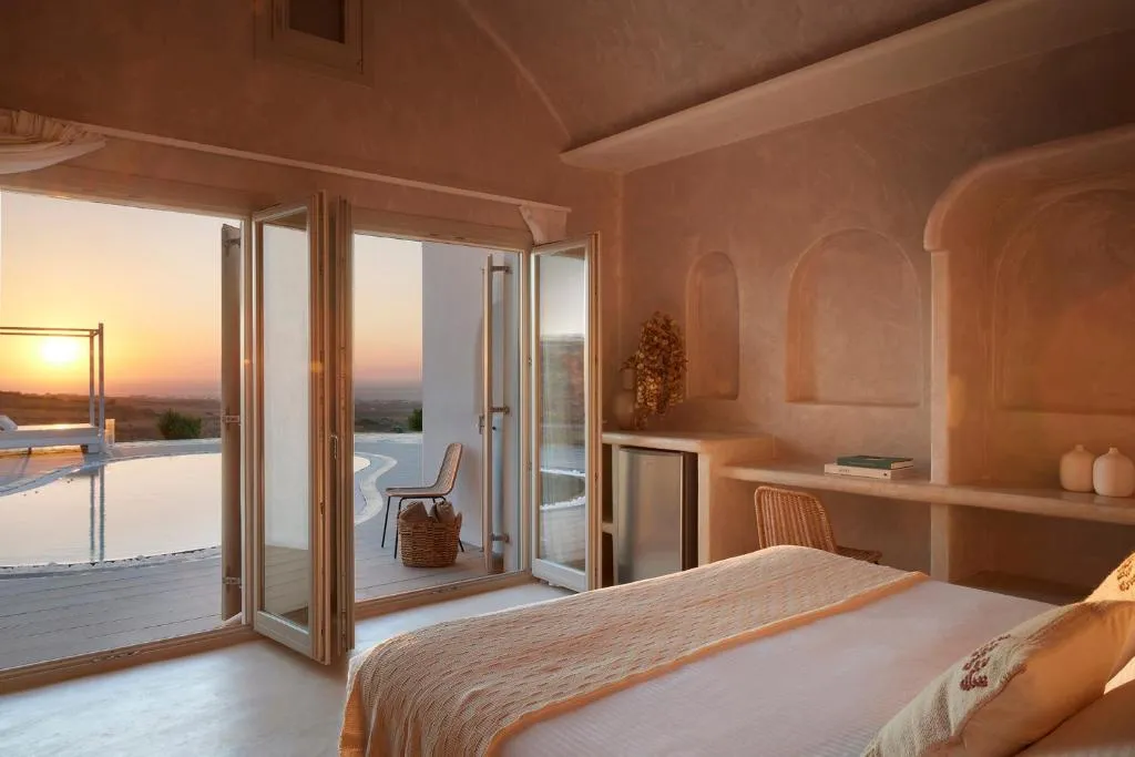 VILLA WITH PRIVATE POOL Room, Danae Suites, Santorini