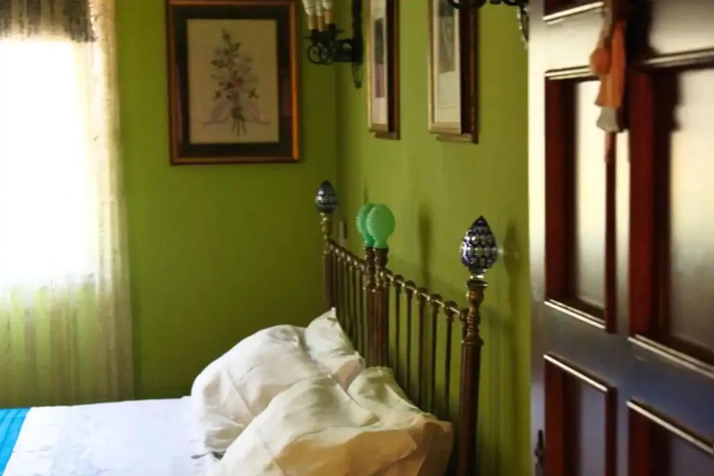 Room, Castello D'Urso Somma, Catania