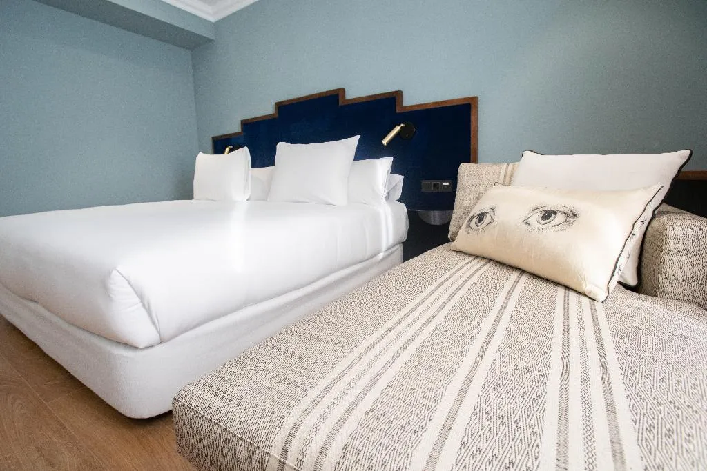 JUNIOR SUITE STANDARD Room, Soho Boutique Congreso, Madrid