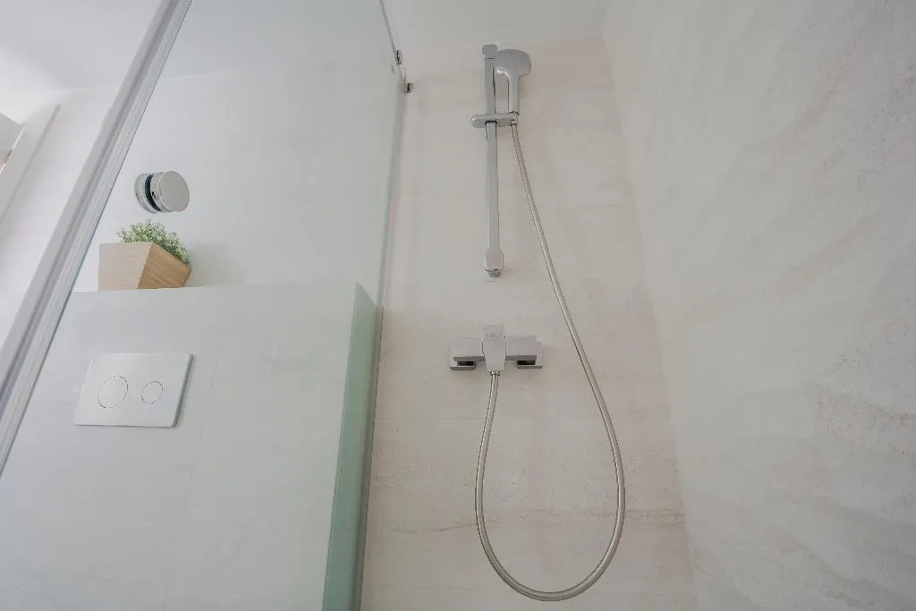 APARTMENT CAPACITY 5 THREE BEDROOM Room, HQ Rooms San Vicente, Valencia