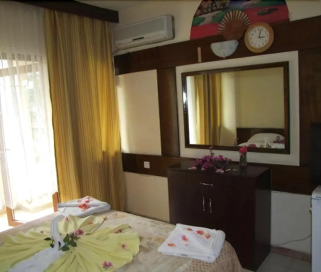 Room, Murat, Antalya