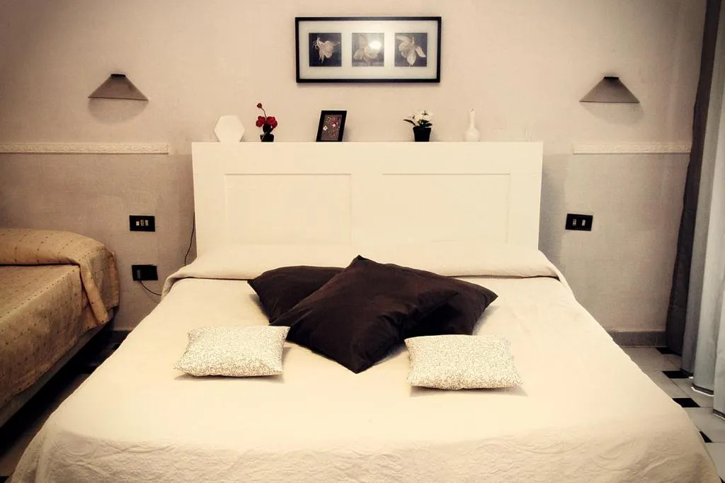 TRIPLE STANDARD Room, Luna Rossa, Naples