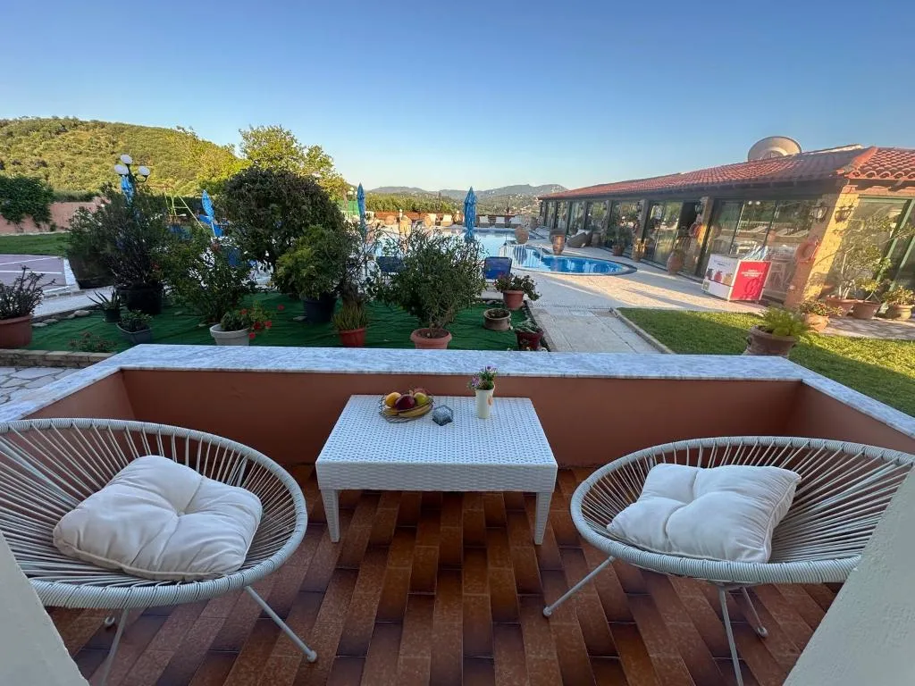 STUDIO POOL VIEW Room, Nikos Apartments Corfu, Corfu