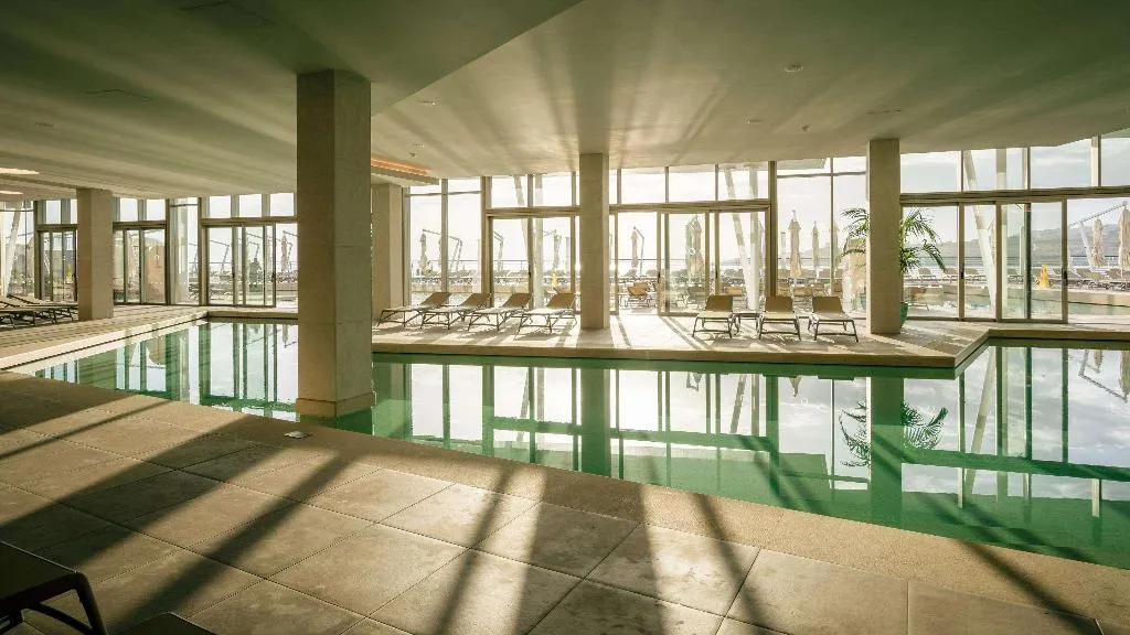 Pool, Ax Odycy, Malta