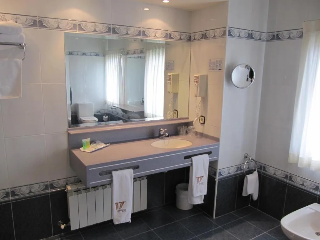 JUNIOR SUITE STANDARD Room, Sercotel Cuatro Postes, Madrid