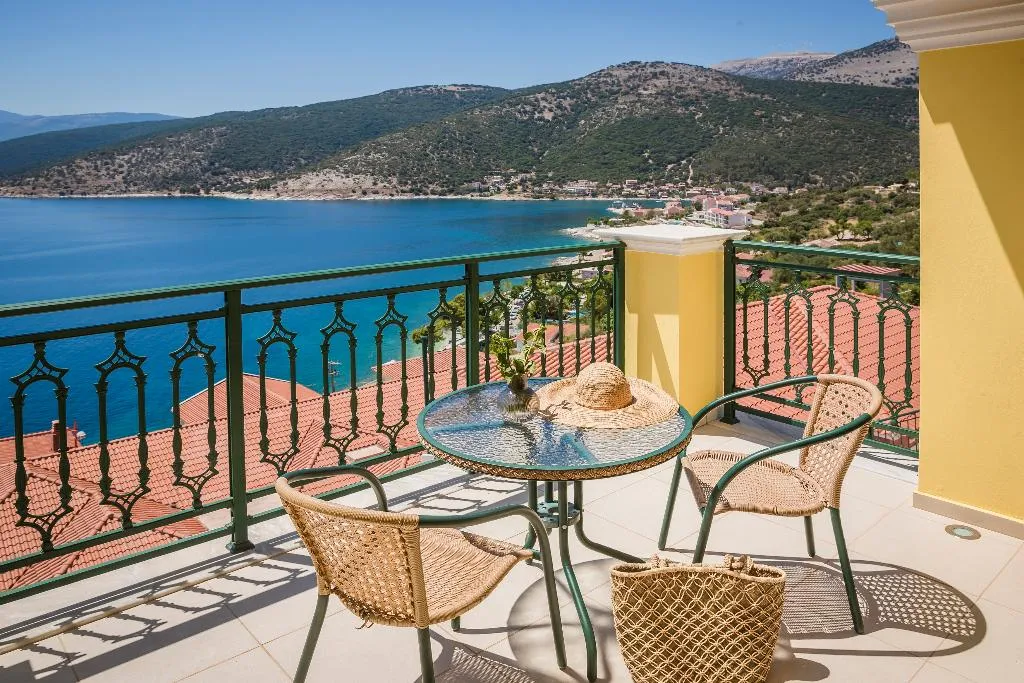 VILLA TWO BEDROOMS WITH PRIVATE POOL Room, Kefalonia Bay Palace by GHH, Kefallinia
