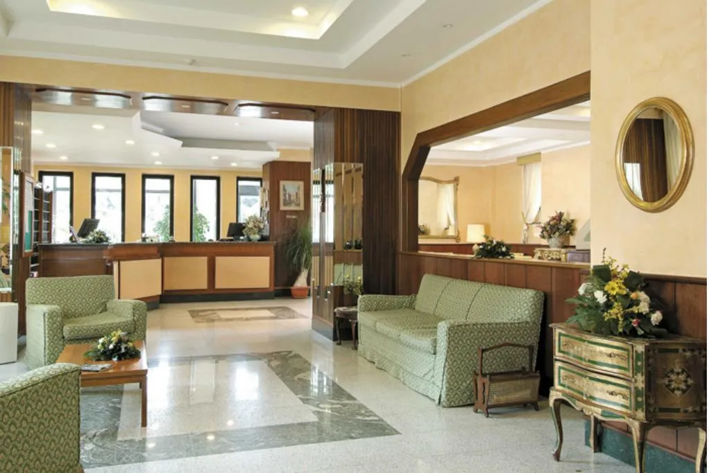 Lobby, American Hotel, Naples