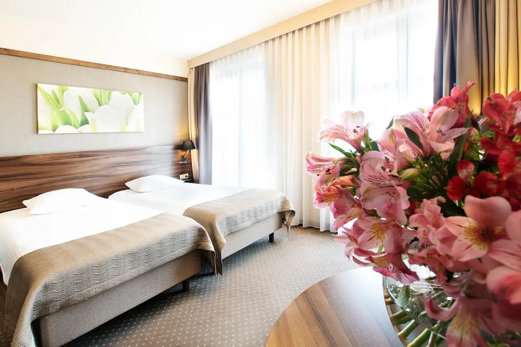 DOUBLE SINGLE USE STANDARD Room, Golden Tulip Krakow City Center, Krakow