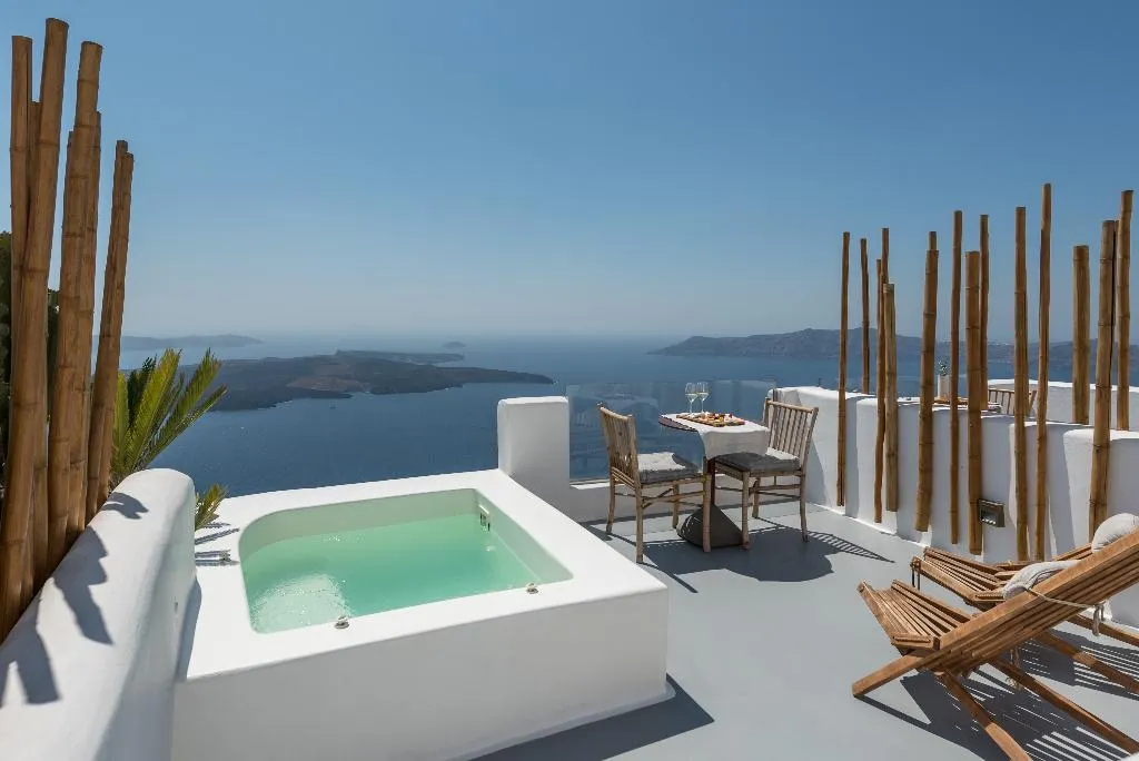 JUNIOR SUITE STANDARD Room, Cocoon Suites, Santorini