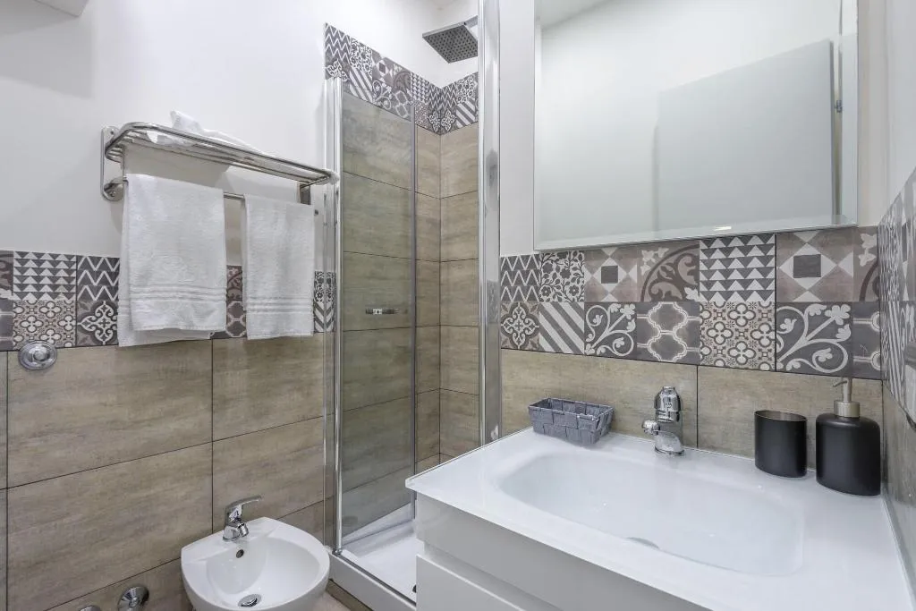 Room, Angolo Di Roma, Naples