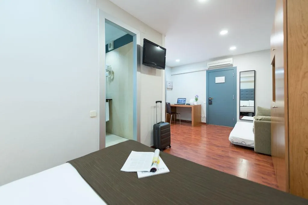 DOUBLE WITH KITCHENETTE Room, Senator Barcelona Apartments, Barcelona