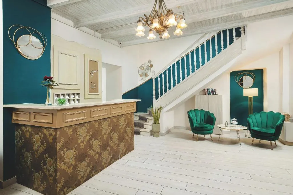 Lobby, Elia Palazzo, Crete