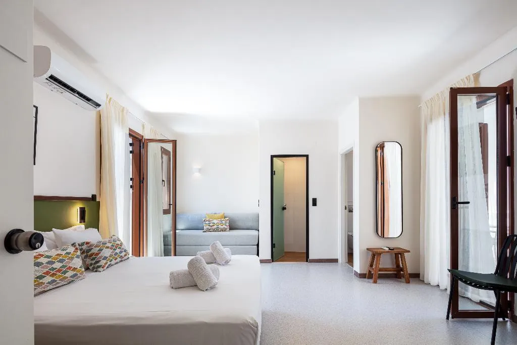 STUDIO WITH BALCONY Room, Aristea, Crete