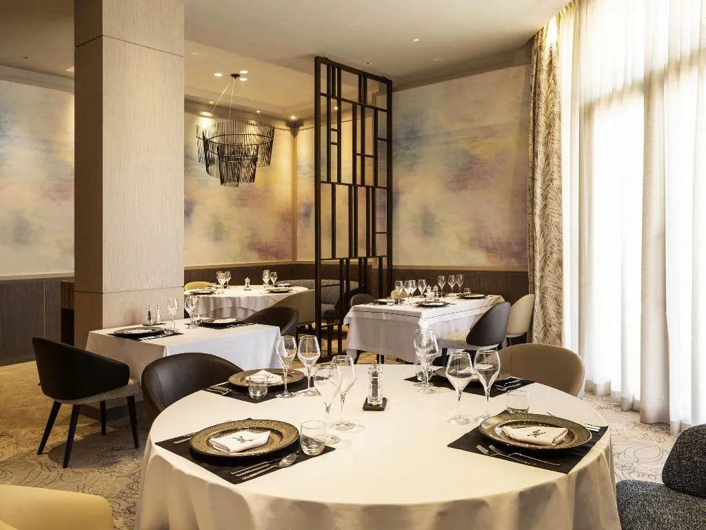 Restaurant, Novotel Tunis Lac, Tunisia