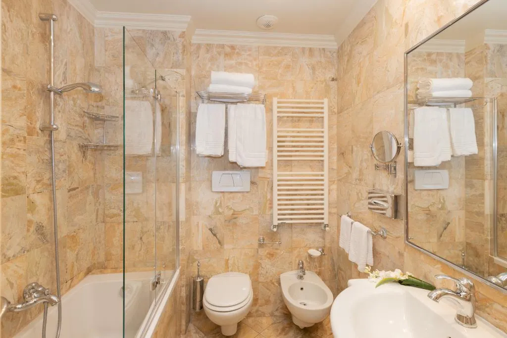 JUNIOR SUITE SUPERIOR Room, Adler Cavalieri Hotel-Private Spa & Gym, Florence