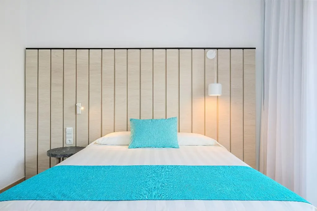 SINGLE PREMIUM Room, AzuLine Hotel Bergantin, Ibiza