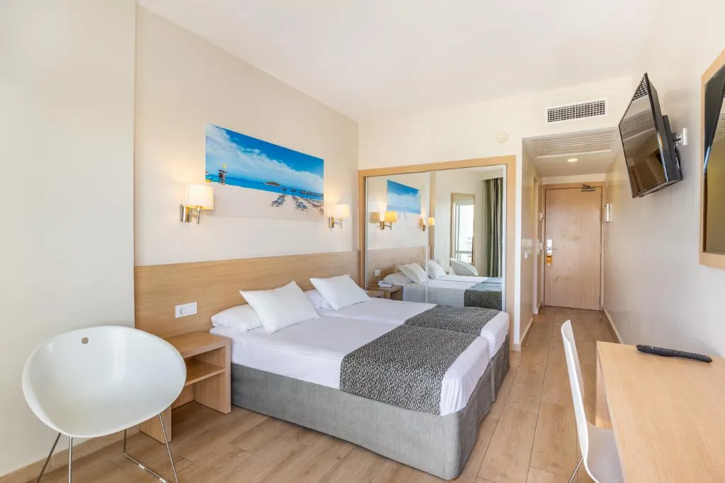 TWIN STANDARD Room, Samos, Majorca