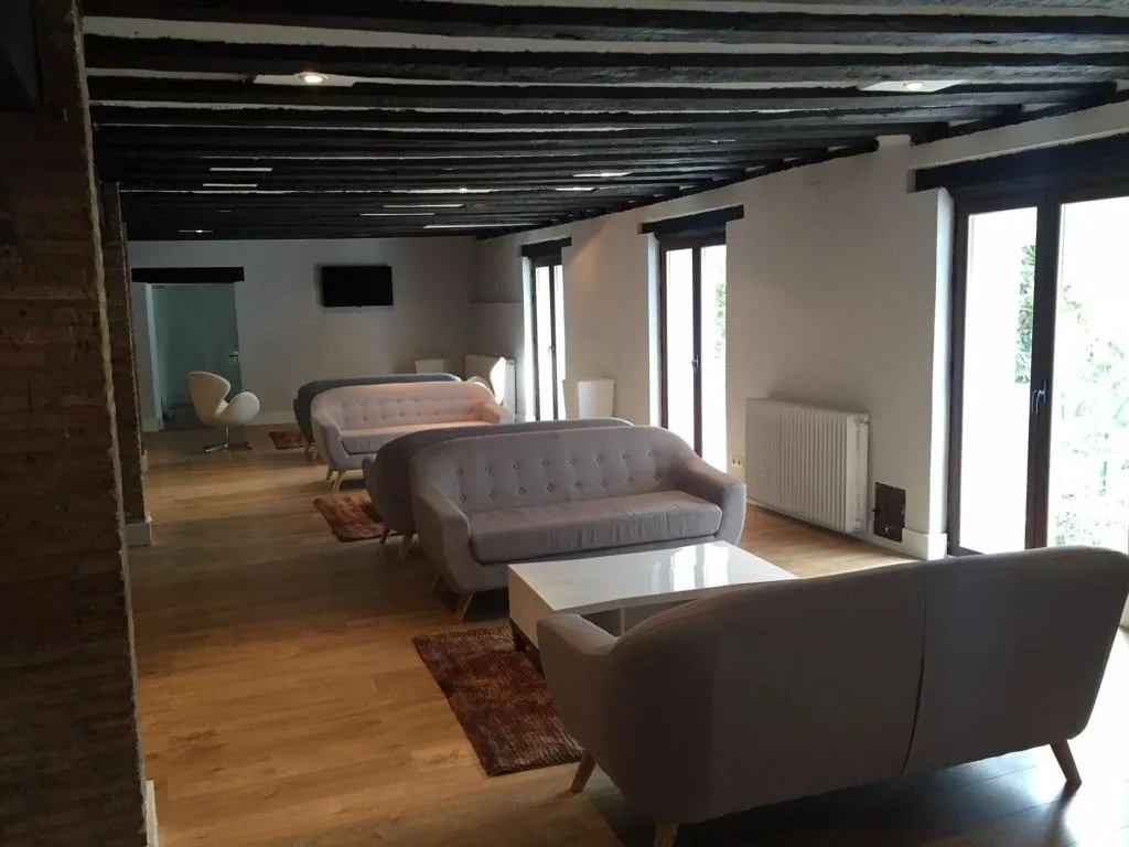 Lobby, Cueva del Fraile, Madrid