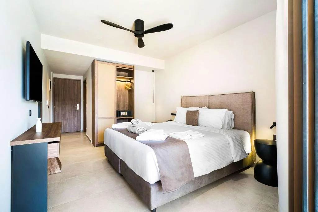 Double or Twin WITH PRIVATE POOL Room, Harmony E Rock Hotel & Resort, Crete