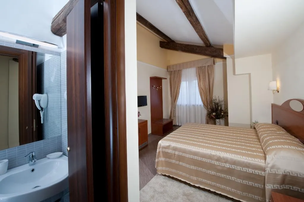 TRIPLE STANDARD Room, Hotel Roma Tiburtina, Rome
