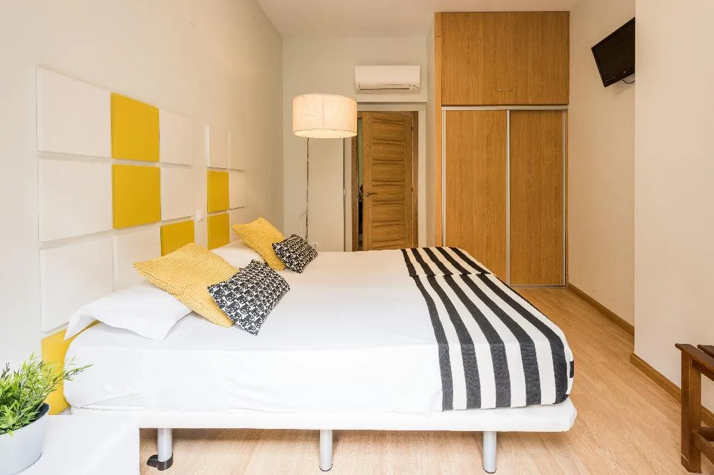 APARTMENT CAPACITY 4 ONE BEDROOM Room, Smartr Chueca, Madrid