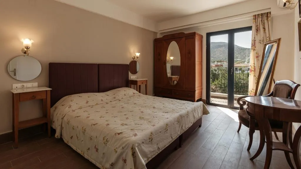 FAMILY ROOM ONE BED Room, Nami Hotel & Suites, Crete