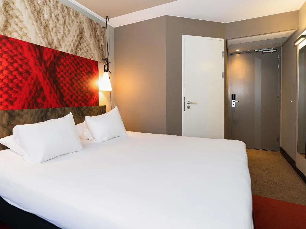 DOUBLE WITH DOUBLE BED Room, Ibis Amsterdam Centre, Amsterdam