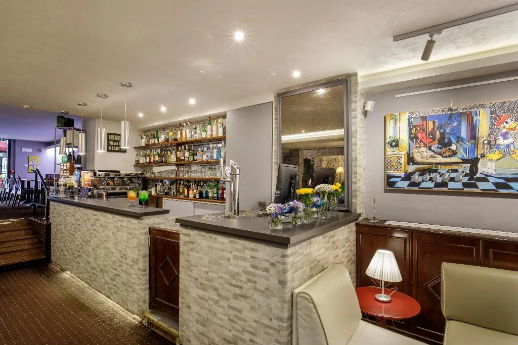 Bar, Oxford, Rome
