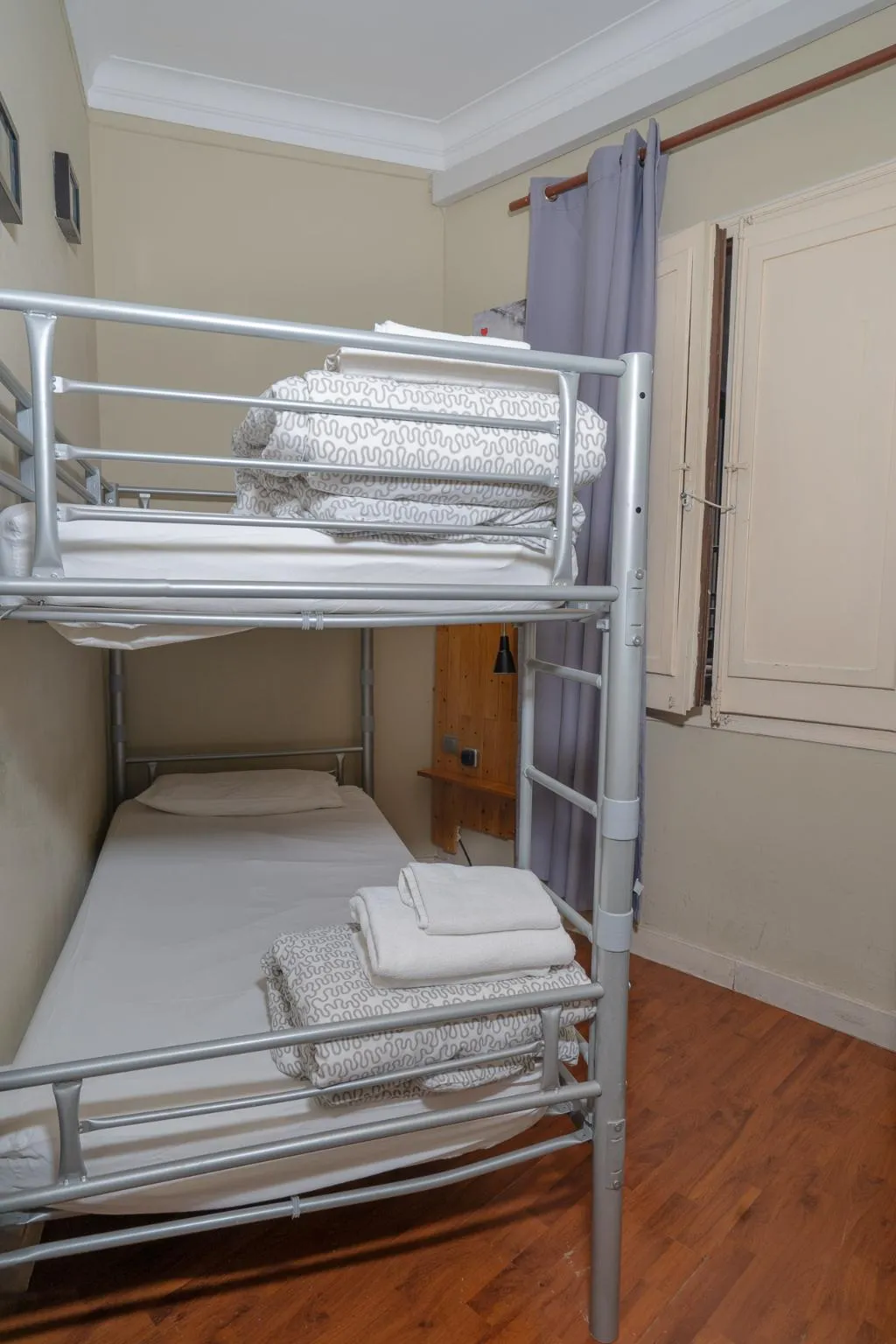 DOUBLE ECONOMY WITH SHARED BATHROOM Room, Wow Barcelona Hostel, Barcelona