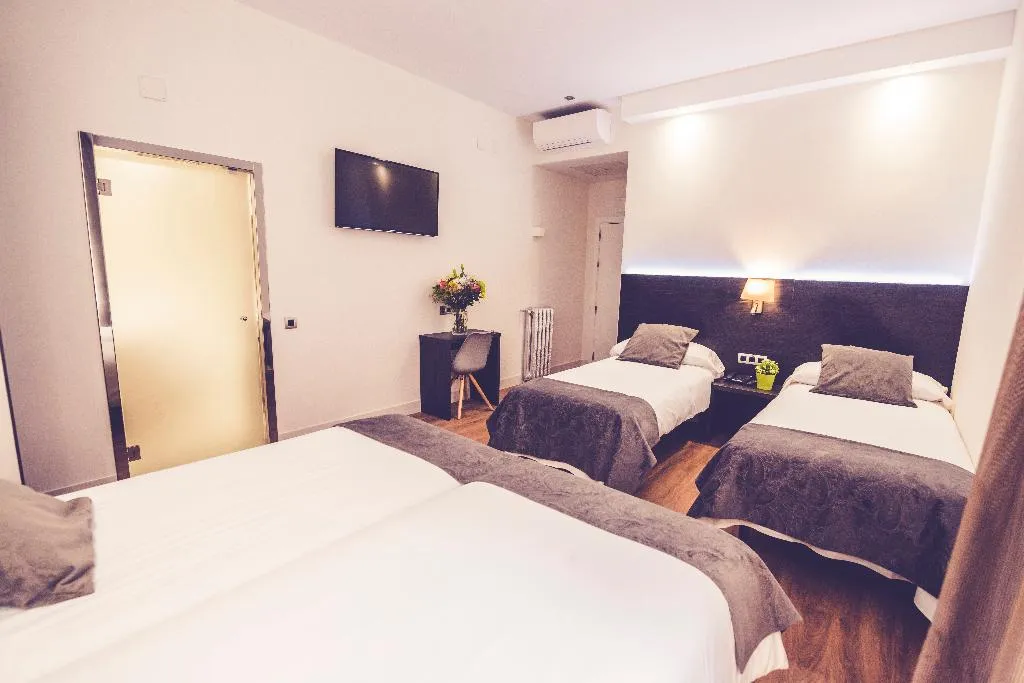 QUADRUPLE STANDARD Room, Marlasca, Madrid
