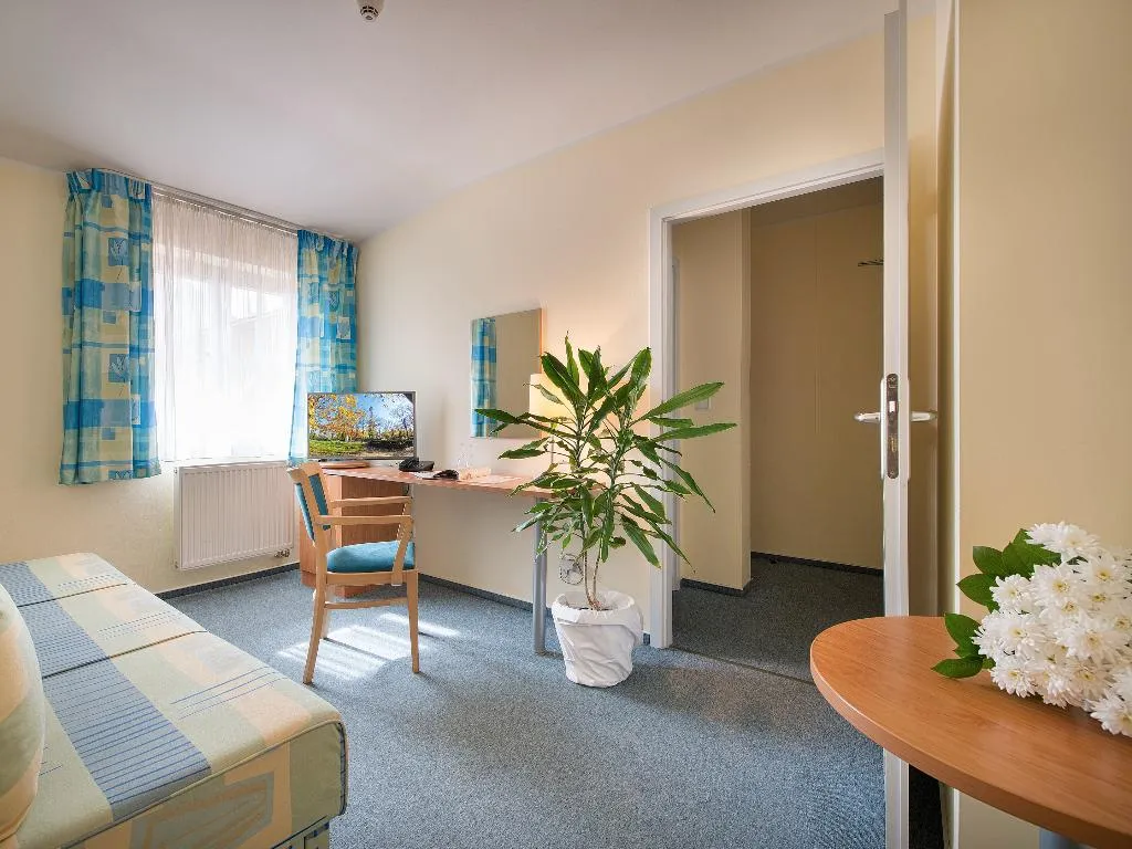 JUNIOR SUITE STANDARD Room, EA Hotel Tosca, Prague