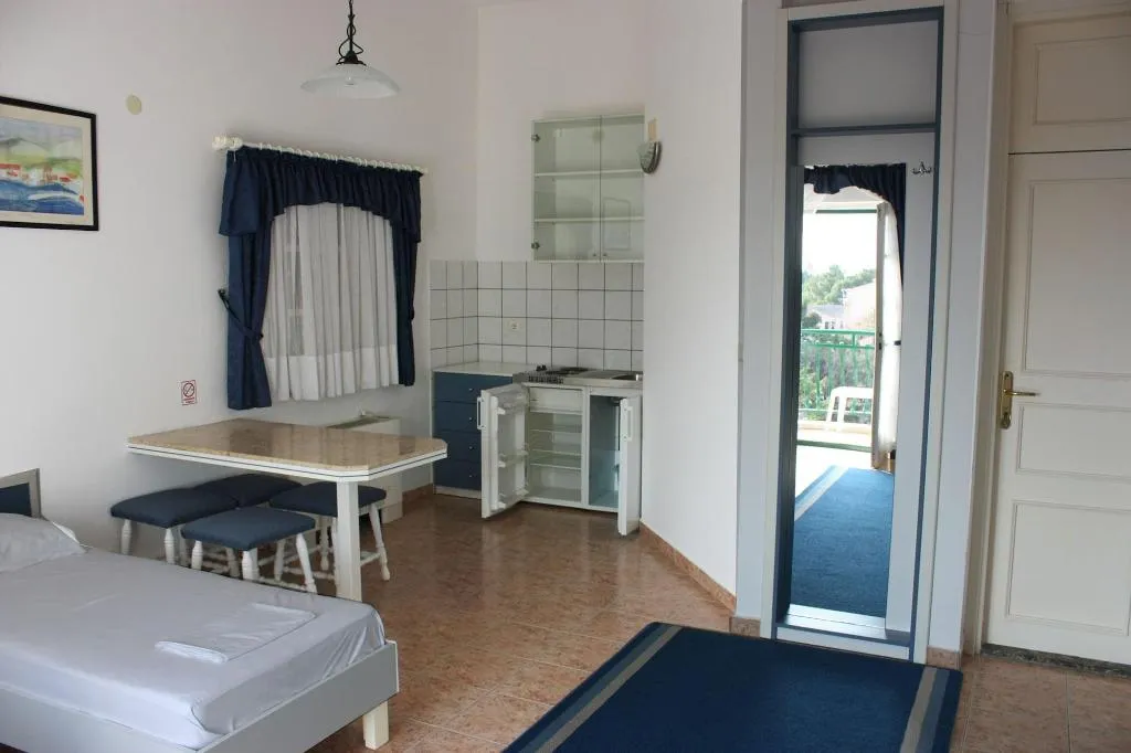 Room, Ivan, Split