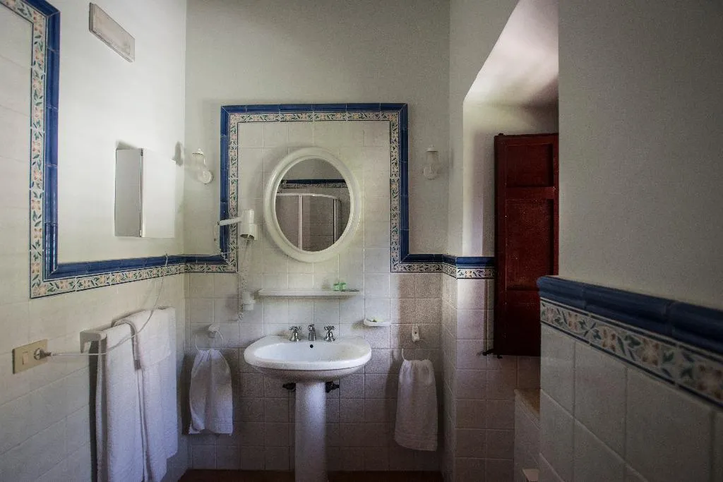 TRIPLE STANDARD Room, Masseria Rossella, Palermo
