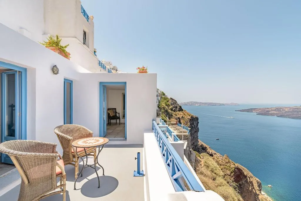 Room, Golden Grey Goose, Santorini