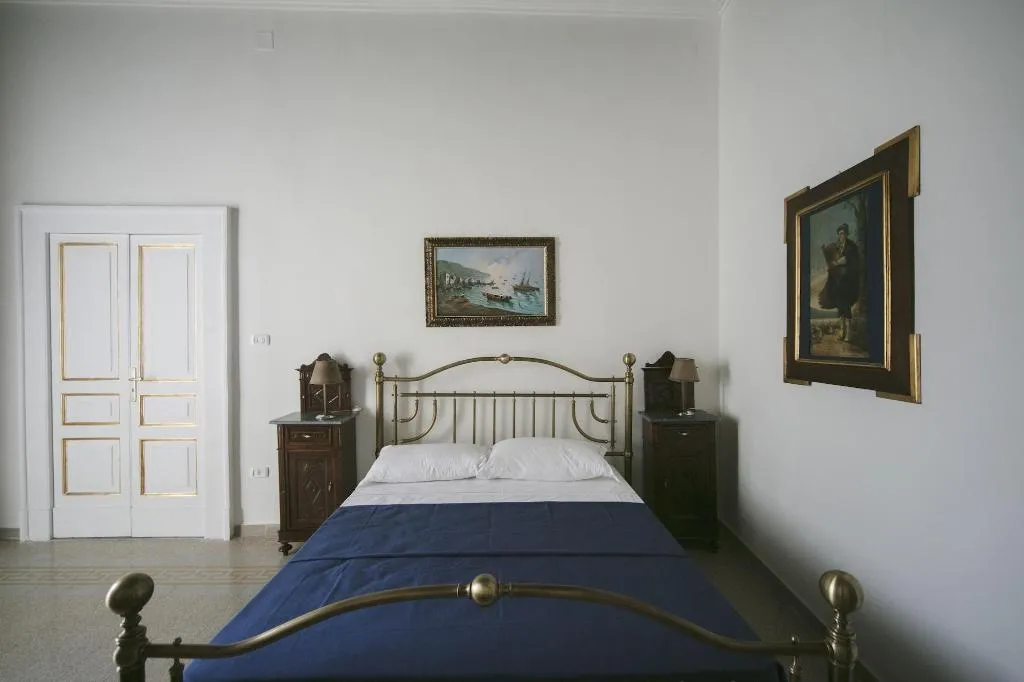 Room, Area Angioina Suites, Naples