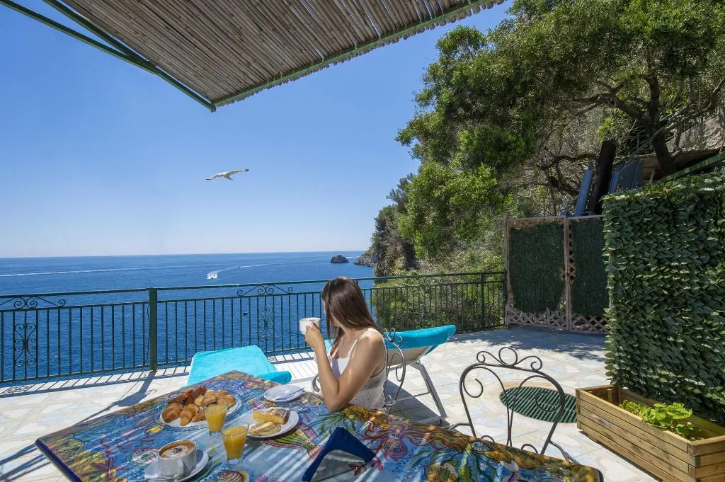 Room, Villa Maria Pia, Naples