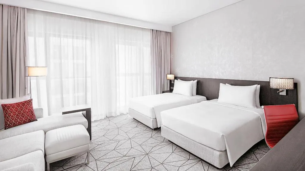 TWIN POOL VIEW Room, Hyatt Place Dubai/Jumeirah, Dubai