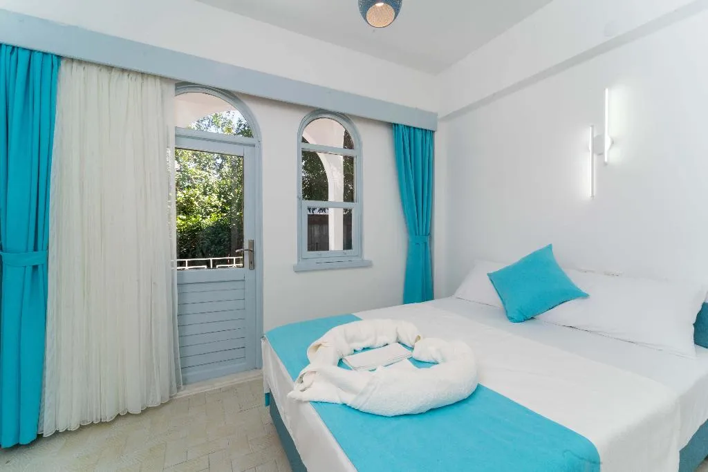 TRIPLE DELUXE WITH BALCONY Room, Kemer Royal Beach Hotel, Antalya
