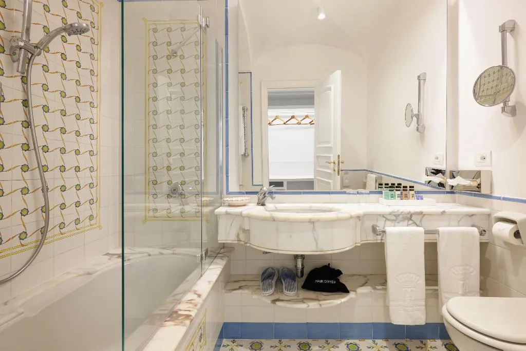 DOUBLE BASIC Room, Grand Hotel Capodimonte, Naples
