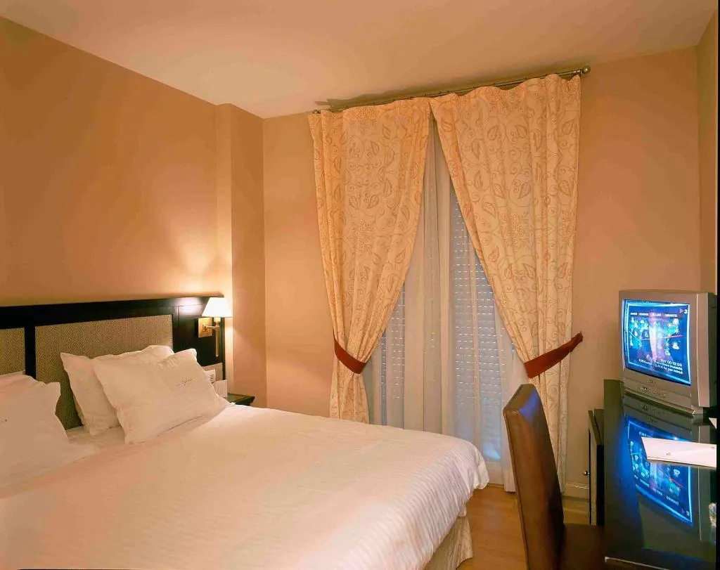 Double or Twin CAPACITY 1 Room, Hotel Spa Acevi Val d'Aran, Costa Brava