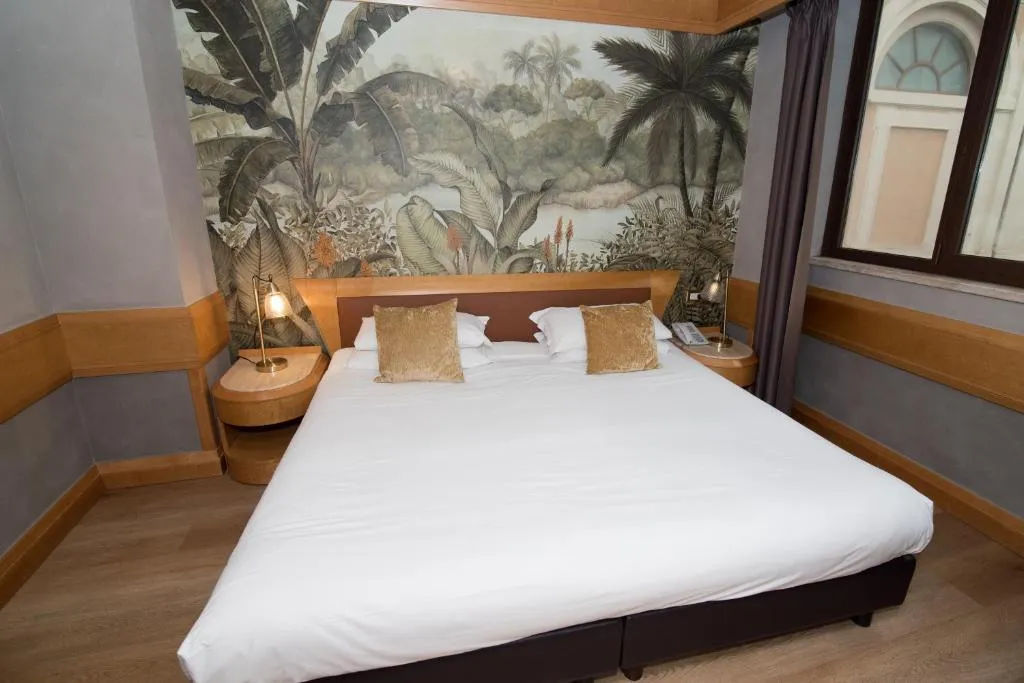 TRIPLE SUPERIOR Room, White, Rome