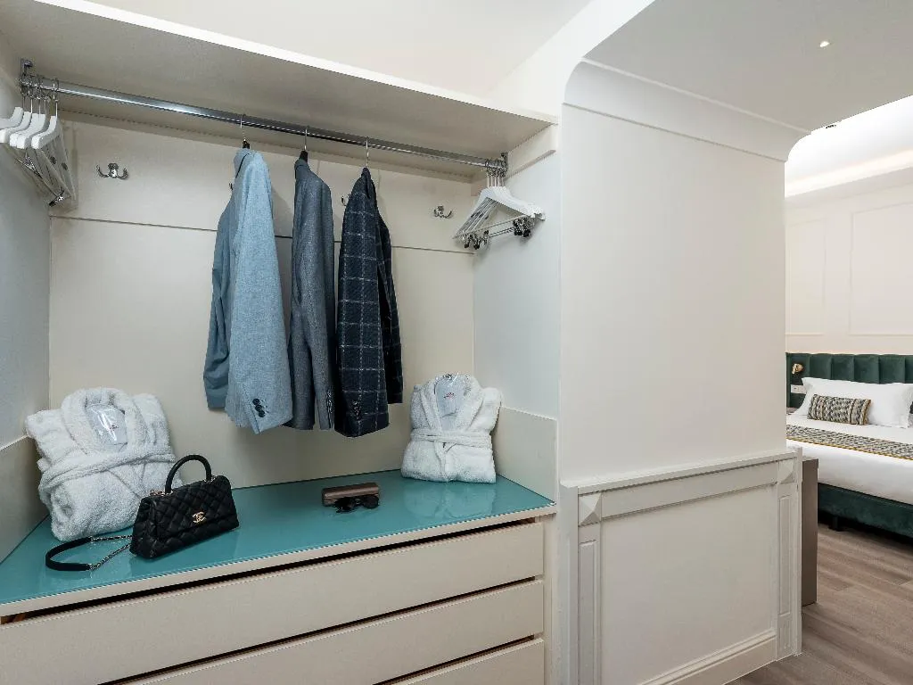 Double or Twin SUPERIOR Room, Michelangelo, Naples