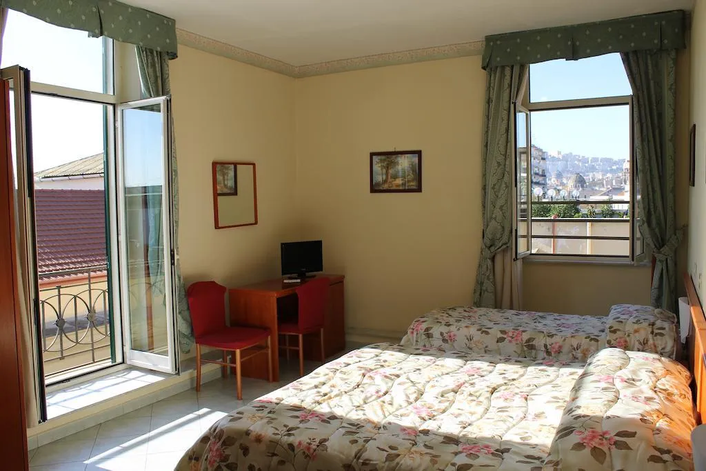 TRIPLE STANDARD Room, Garden Hotel, Naples