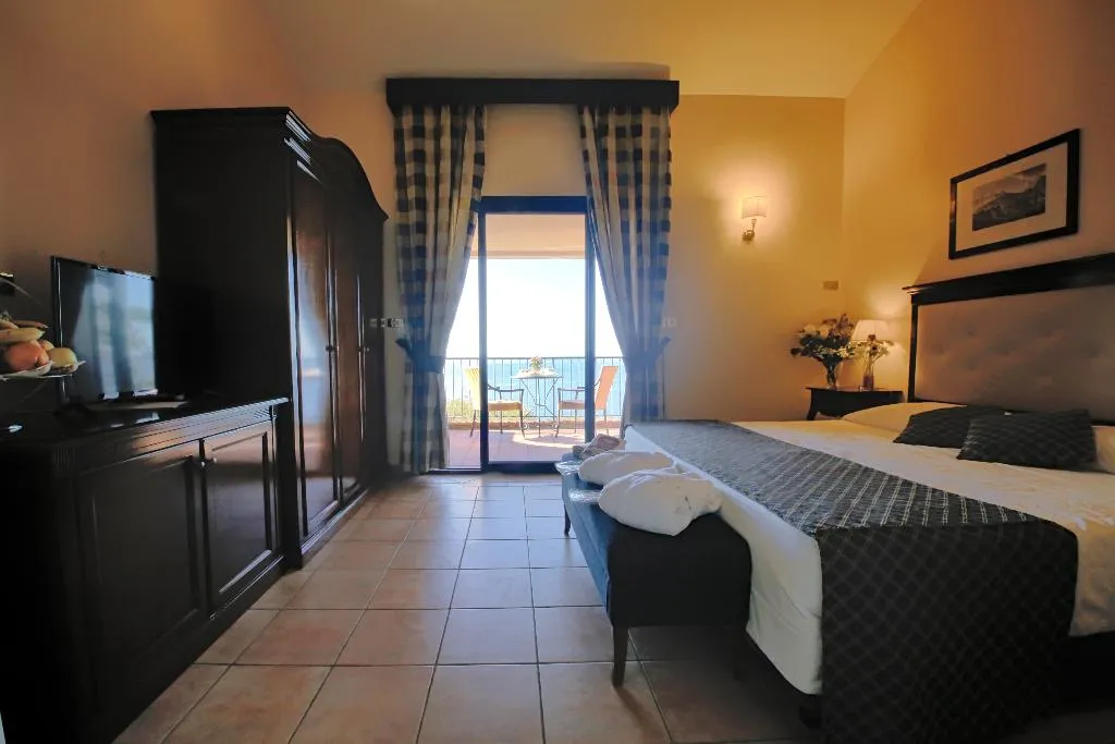 Double or Twin SUPERIOR SEA VIEW Room, Hotel Capo dei Greci, Catania