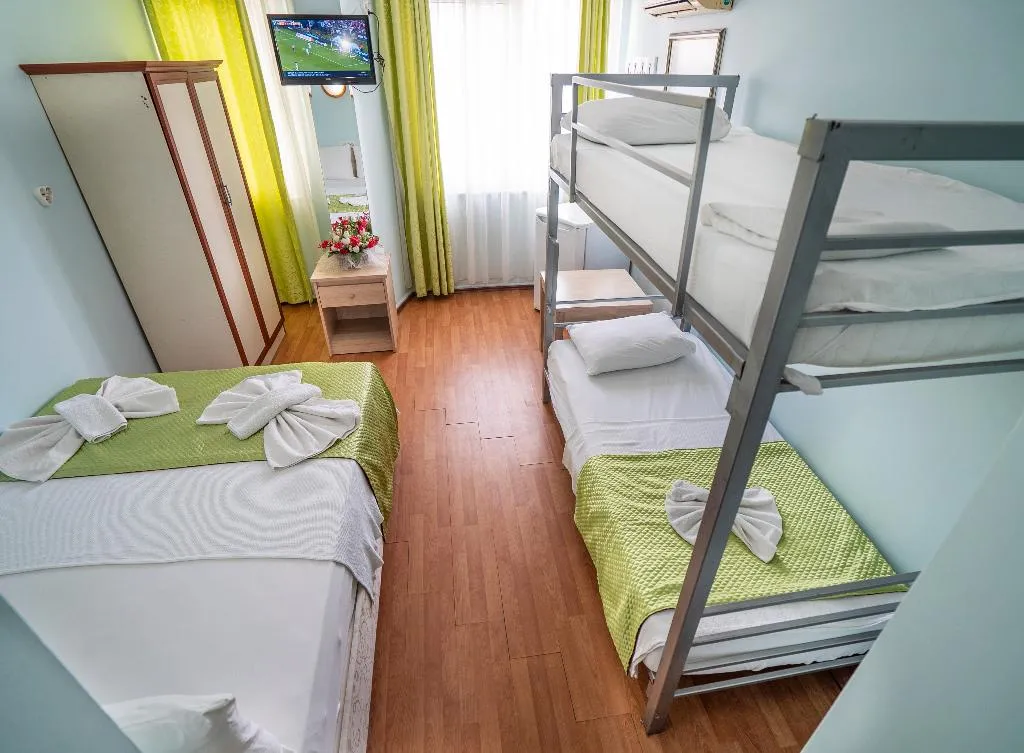 APARTMENT CAPACITY 1 Room, Nehir Apart Otel, Antalya