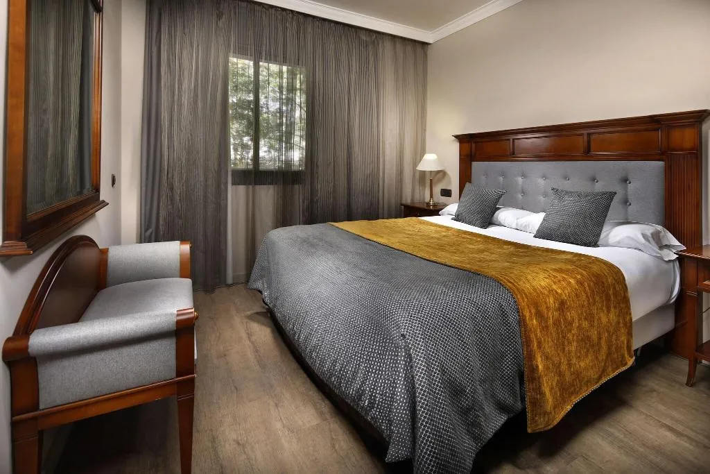 APARTMENT TWO DOUBLE BEDS Room, Hispanos 7 Suiza Apartament-Restaurant, Barcelona