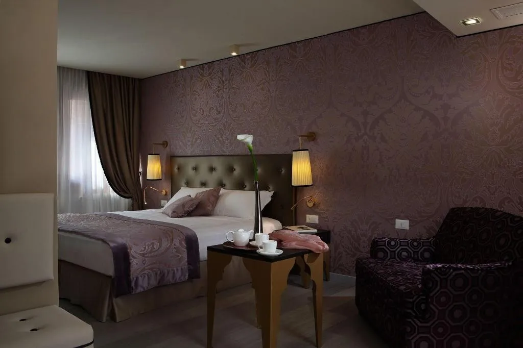 Room, Arcadia, Venice