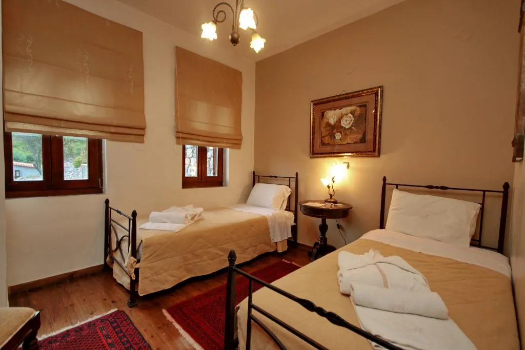 APARTMENT TWO BEDROOMS TWO BATHROOMS Room, Menalia Villa's & Suites, Athens